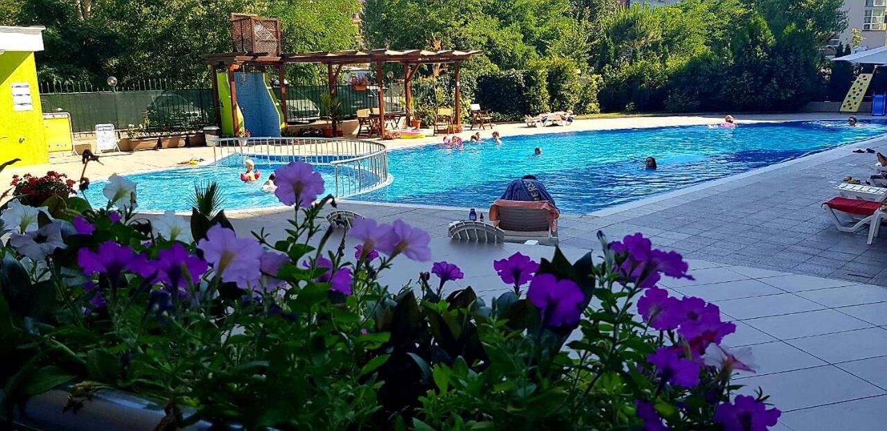 Family Apartments In Solmarin Napospart Kültér fotó